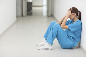 Hiszpańscy pracownicy ochrony zdrowia coraz częściej skarżą się na problemy psychiczne