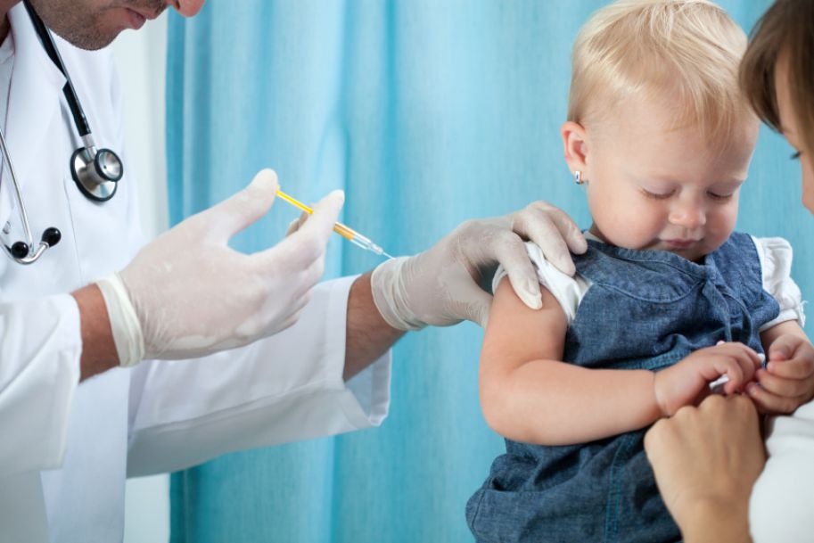 Dr Popielska: szczególnie w dobie migracji szczepmy dzieci przeciw odrze
