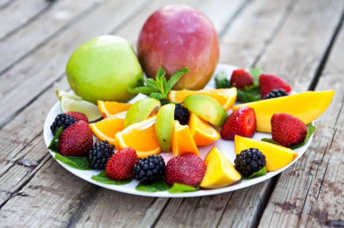 Włączenie do diety owoców bogatych w witaminę C szybko poprawia wygląd skóry