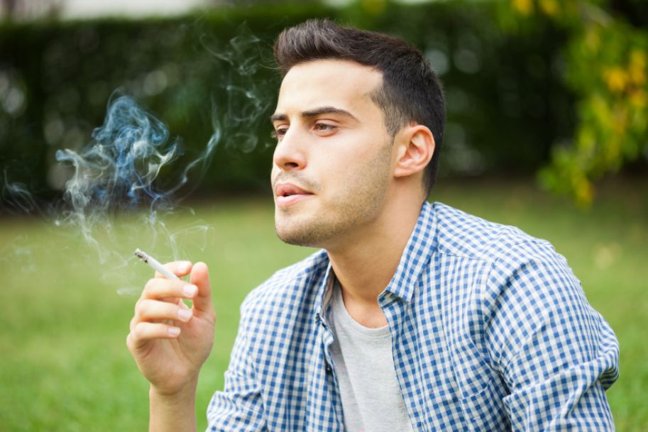 Bierne palenie w dzieciństwie zwiększa ryzyko reumatoidalnego zapalenia stawów