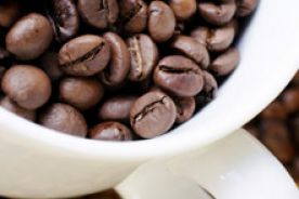 Częste picie kawy przedłuża życie chorych na raka jelita grubego