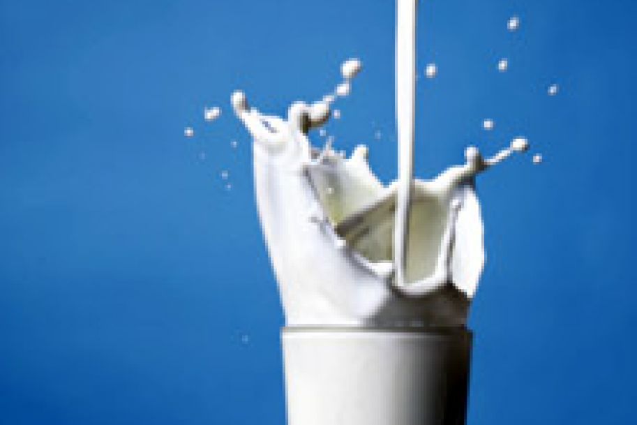 Naukowcy obalili mit dotyczący stosowania pełnotłustego mleka u dzieci