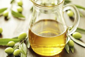 Oliwa z oliwek chroni przed rakiem piersi