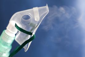 Wybrane zagadnienia  z aerozoloterapii: nebulizacja czy komora inhalacyjna z pMDI