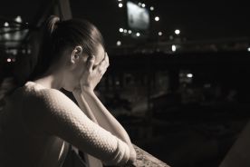 Czy doświadczenia psychotyczne zwiększają ryzyko zachowań samobójczych?