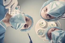 Kobiety lepiej przeprowadzają operacje chirurgiczne