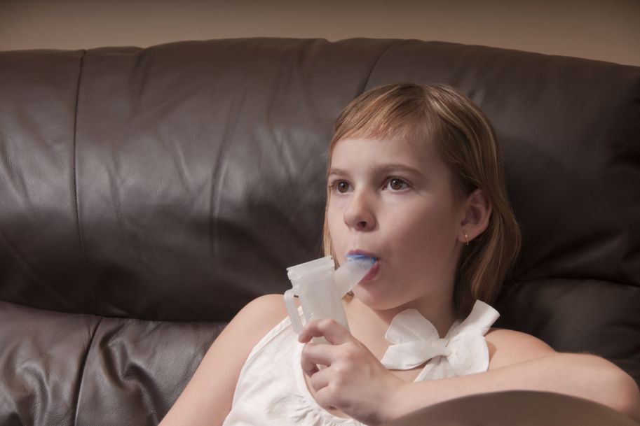 Antybiotyki wpływają na rozwój astmy i chorób płuc w dorosłości