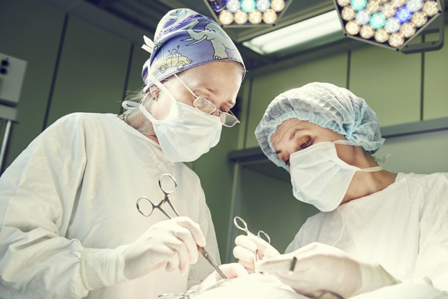Ostrowscy chirurdzy zoperowali 500-gramową dziewczynkę