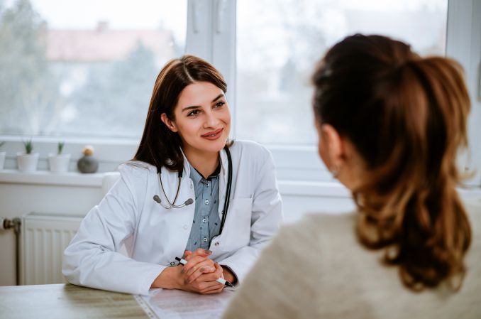 MZ: ponad 400 tys. wolnych miejsc na mammografię i 300 tys. na test HPV