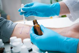 Jaką rolę odgrywają testy skórne w diagnostyce alergii wziewnych?