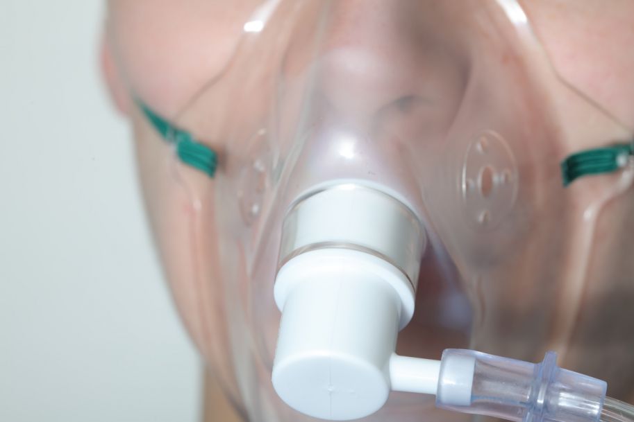 Zastosowanie nieinwazyjnej wentylacji dodatnim ciśnieniem w zaostrzeniu niewydolności oddechowej w przebiegu POChP – analiza przypadku