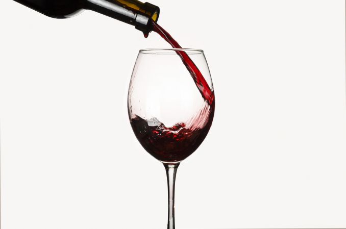 WHO: alkohol może powodować raka piersi, ale bardzo niewielu pacjentów jest pytanych o picie
