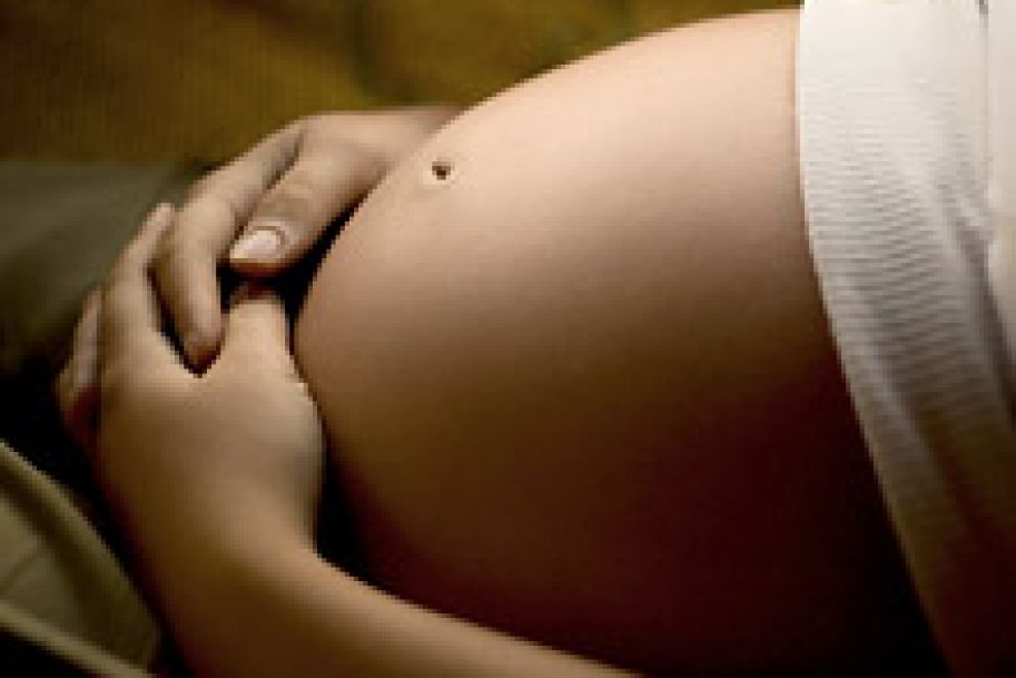 USA: Zaszły w ciążę nie tracąc dziewictwa, badacze w to jednak powątpiewają