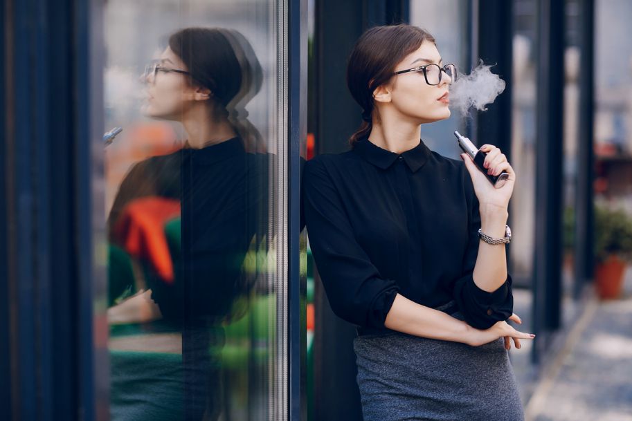 Mentolowe e-papierosy bardziej szkodzą płucom