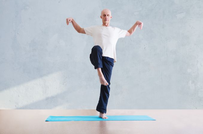 Tai chi może chronić seniorów przed upadkami