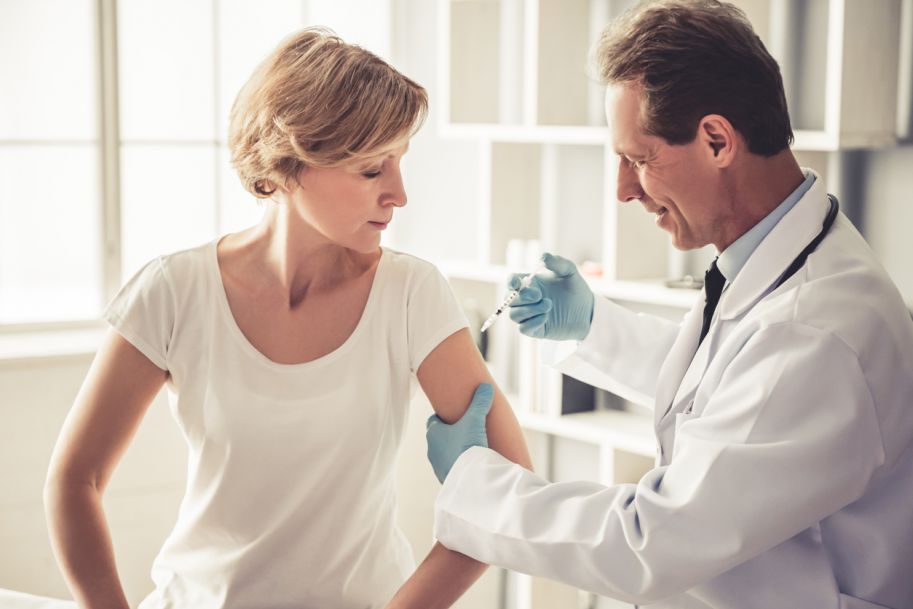 Naukowcy radzą, jak informować o szczepieniach przeciwko Covid-19