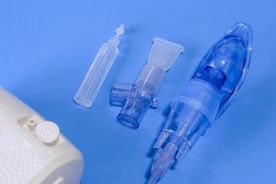 Nebulizacja – metoda terapii inhalacyjnej w leczeniu astmy oskrzelowej