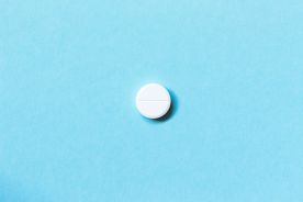 MZ: Od 1 kwietnia tabletka „dzień po” powinna być dostępna bez recepty, będą wytyczne dla farmaceutów
