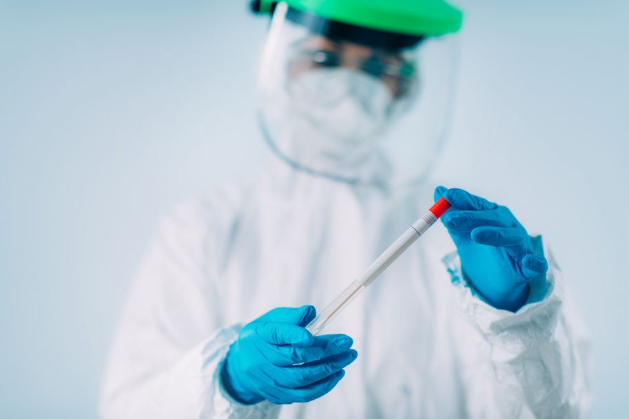 W Rosji zarejestrowano test na brytyjski wariant koronawirusa