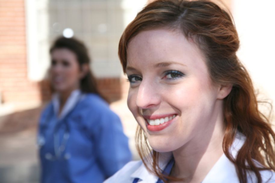 Spóźnione przepisy nie zaszkodzą szkoleniu podyplomowemu pielęgniarek