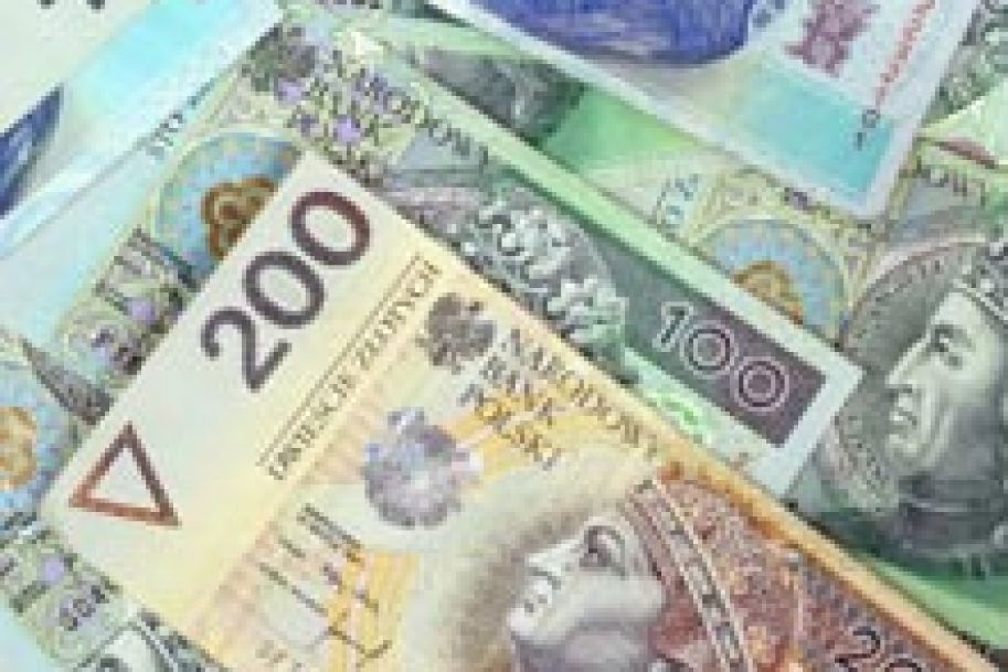 Średnia pensja pokonała 4000 zł (ale nie w ochronie zdrowia)