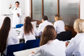 MZ opublikowało program nauczania zawodowego kształcenia podyplomowego w zakresie analityki medycznej