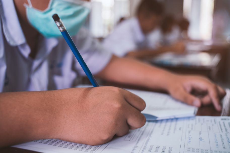 Raport na temat zdawalności egzaminów na medycynie