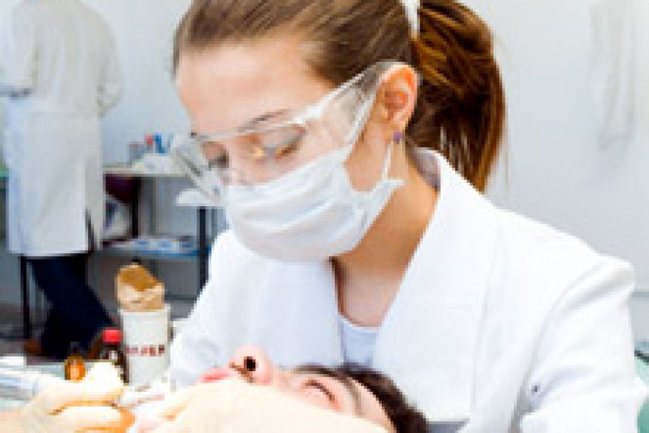 Dentyści boją się pacjentów zakażonych HIV czy WZW