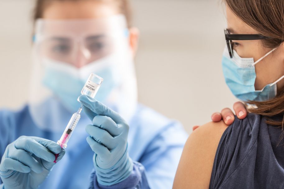 EMA zaleca dopuszczenie szczepionki przeciw koronawirusowi