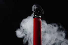 Wkrótce zakaz sprzedaży jednorazowych e-papierosów?