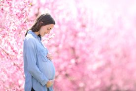 Ciąża u młodych kobiet przyśpiesza ich starzenie się biologiczne