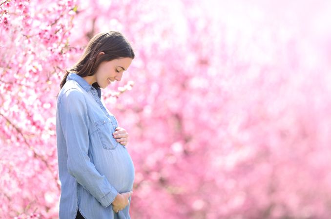Ciąża u młodych kobiet przyśpiesza ich starzenie się biologiczne