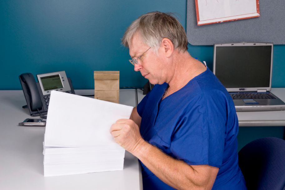 Lekarze POZ: biurokracja paraliżuje naszą pracę