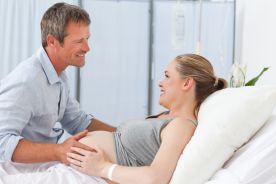 Prof. Łukaszuk: współczesna medycyna może pomóc większości par mających trudności z zajściem w ciążę