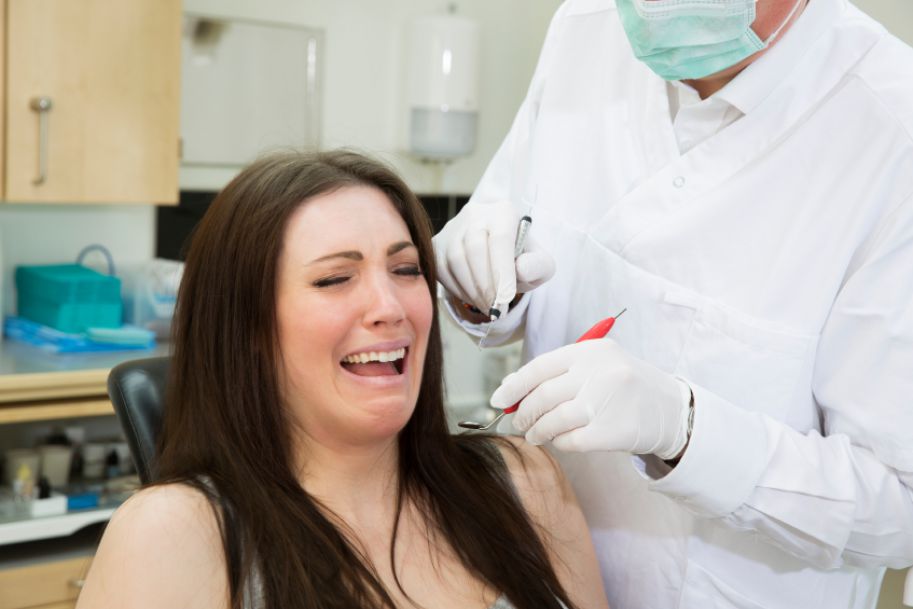 Dentysta doliczy za środki ochrony